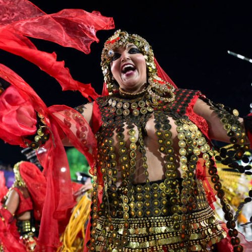 Imperatriz Leopoldinense homenageia Ney Matogrosso na primeira noite de desfiles na Marquês de Sapucaí – Tita Barros/Reuters