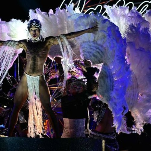 Artista representa Ney Matogrosso no desfile da Imperatriz Leopoldinense – Pablo Porciuncula/AFP