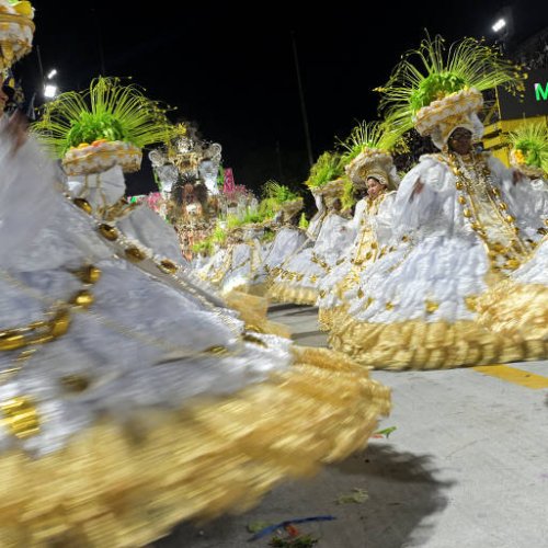 Ala das baianas da Estação Primeira de Mangueira – Tita Barros/Reuters